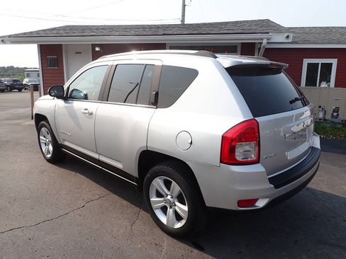 Used 2012 Jeep Compass Sport AWD/4WD image 4