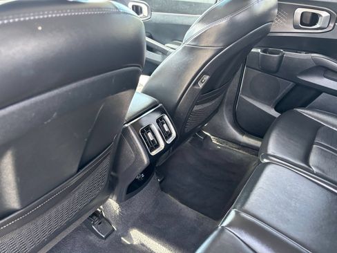 Used 2024 Kia Sorento S FWD image 24