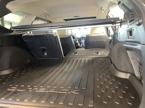 Used 2022 Subaru Outback Limited XT image 24