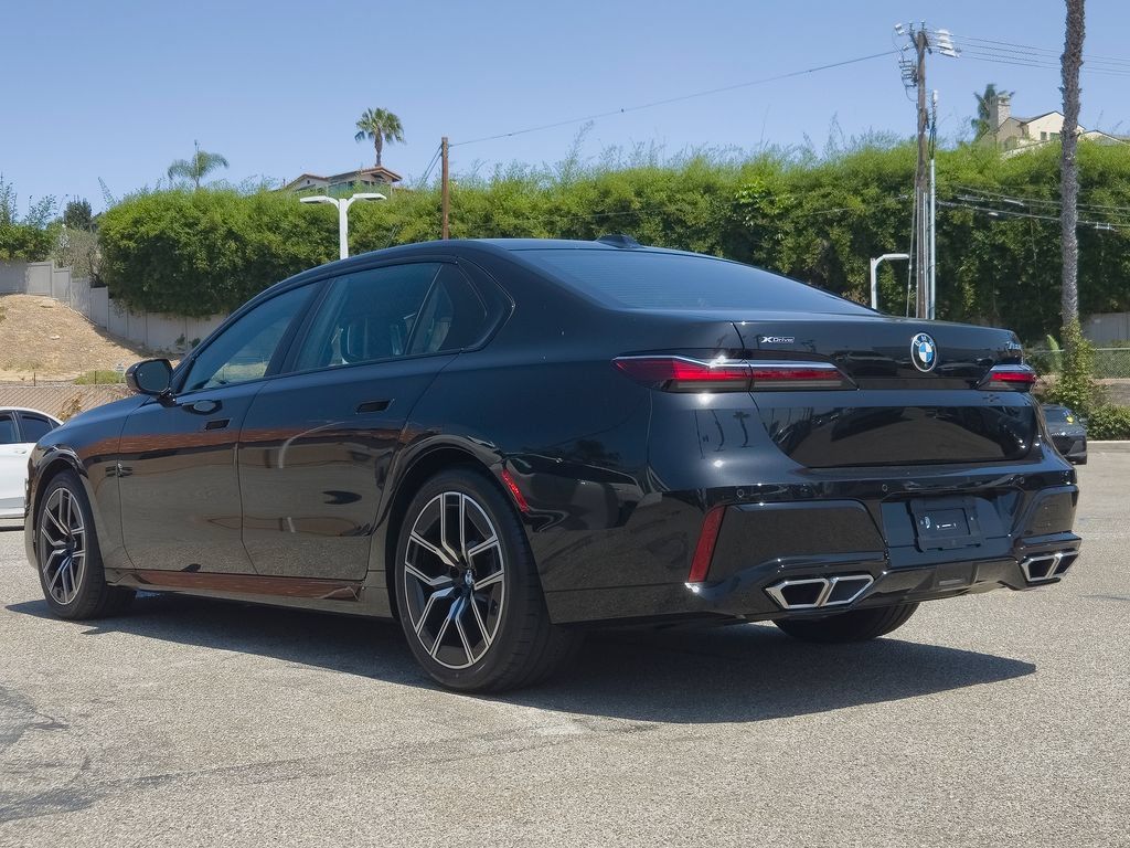 Used 2024 BMW 760i xDrive AWD/4WD image 25
