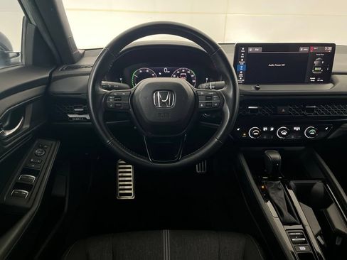 Used 2025 Honda Accord Sport image 32