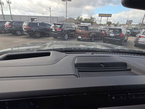 Used 2023 Ford F350 Lariat w/ Lariat Ultimate Package image 9