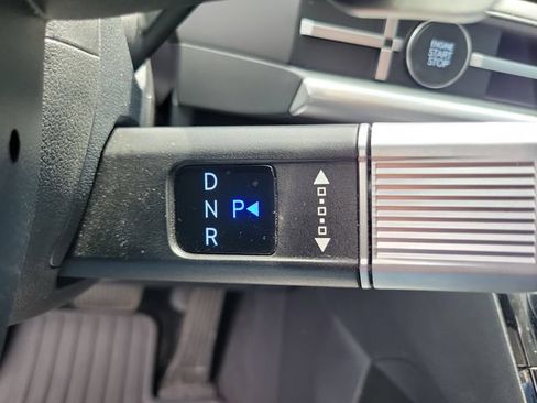 Used 2025 Hyundai Santa Fe SEL FWD image 33