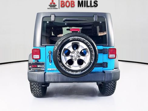 Used 2017 Jeep Wrangler Unlimited Sport w/ Connectivity Group AWD/4WD image 6