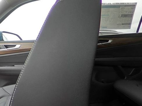 Used 2025 Volkswagen Atlas SE FWD image 26