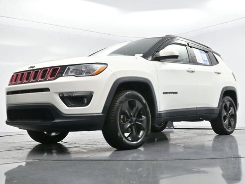 Used 2018 Jeep Compass Latitude w/ Popular Equipment Group AWD/4WD image 41