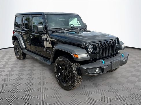 Used 2023 Jeep Wrangler Unlimited w/ Cold Weather Group image 4