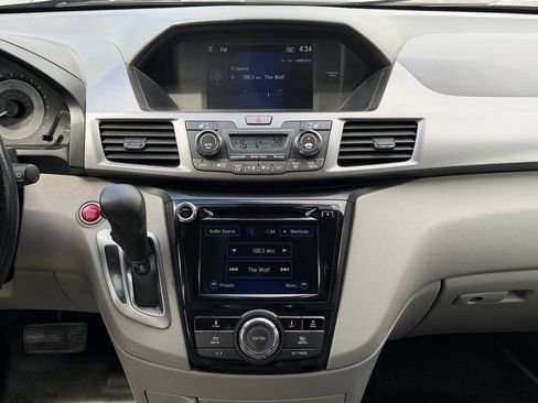 Used 2015 Honda Odyssey EX-L image 18