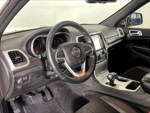 Used 2015 Jeep Grand Cherokee Altitude RWD image 16