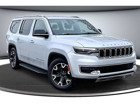 Used 2024 Jeep Wagoneer Series III AWD/4WD image 15