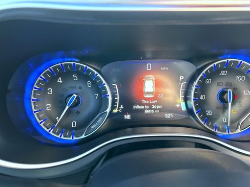 Used 2020 Chrysler Pacifica Limited w/ Advanced Safetytec Group image 14