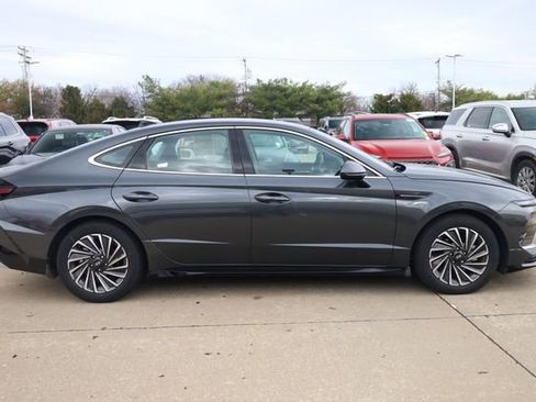 Used 2024 Hyundai Sonata SEL image 3