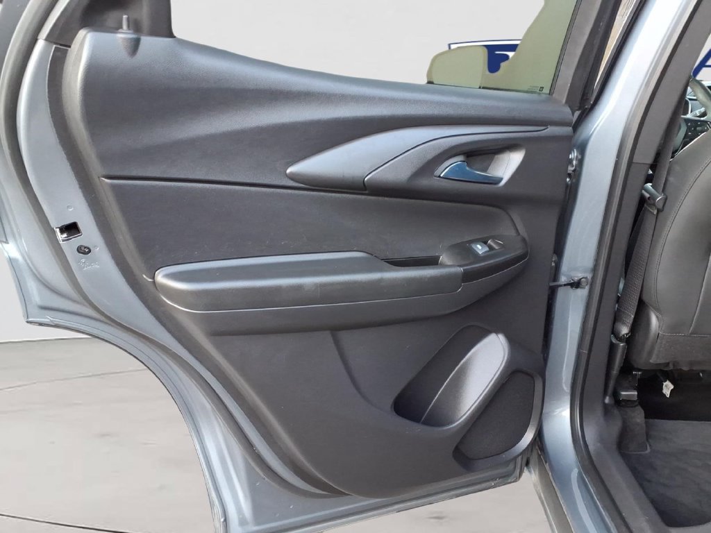 Used 2022 Chevrolet TrailBlazer RS w/ Sun and Liftgate Package FWD image 27