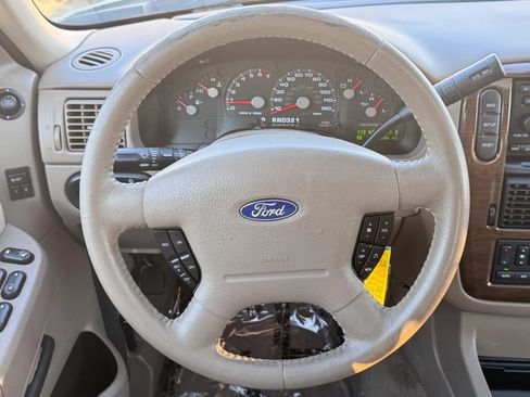 Used 2005 Ford Explorer Eddie Bauer AWD/4WD image 7