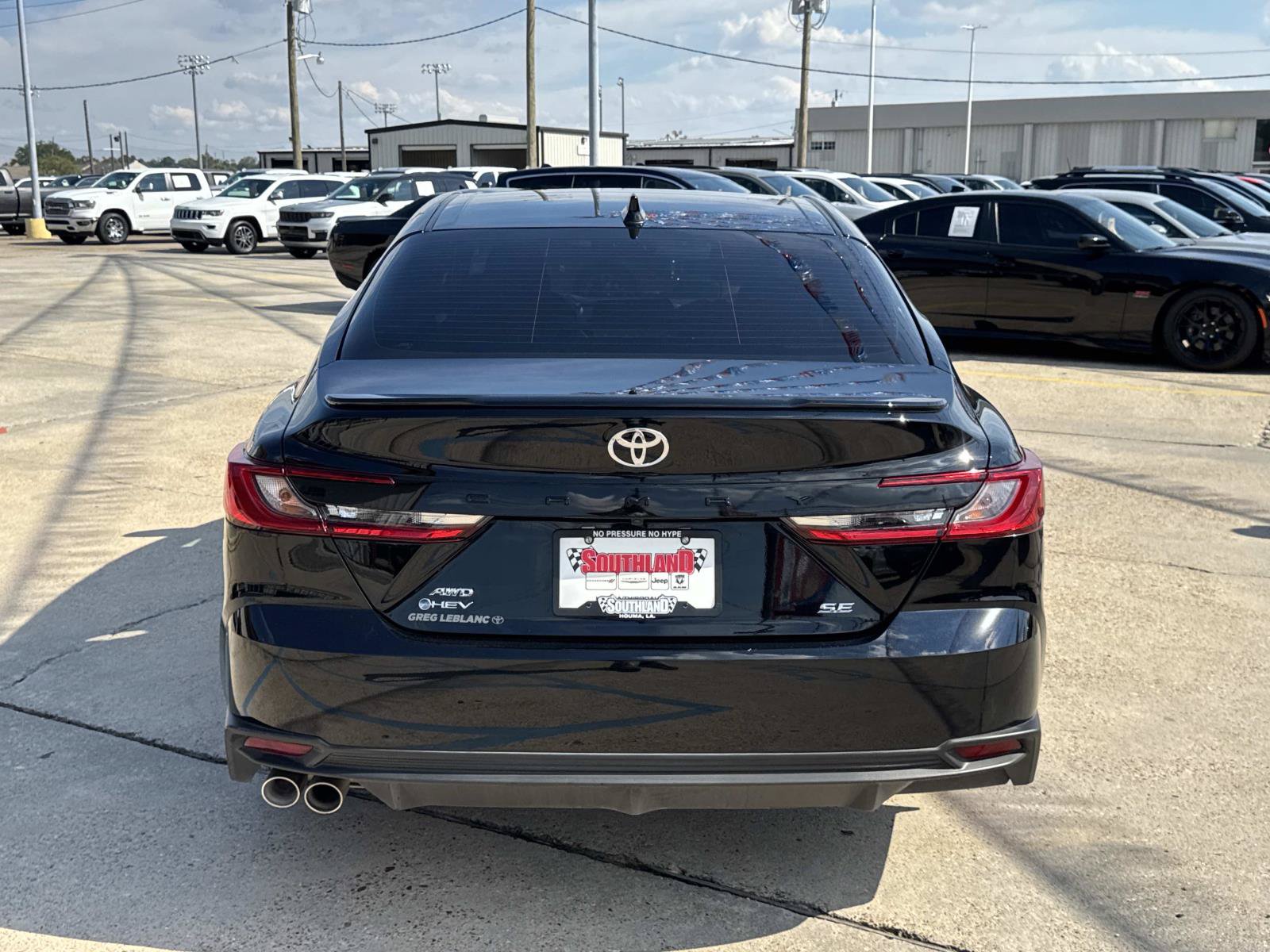 Used 2026 Toyota Camry SE w/ Convenience Package AWD/4WD image 6