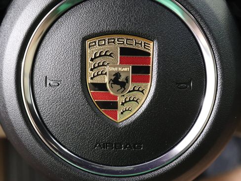 Used 2025 Porsche Macan image 42