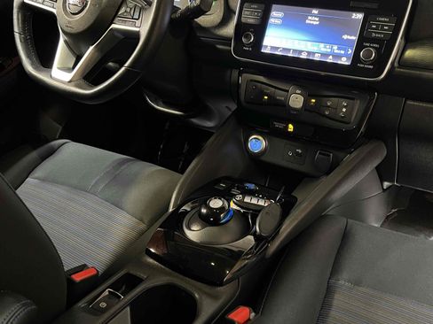 Used 2018 Nissan Leaf SV w/ SV Technology Package FWD image 33