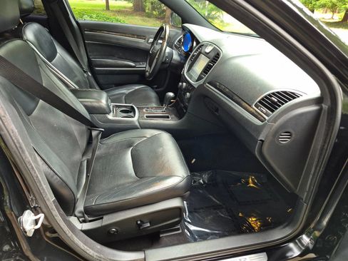 Used 2013 Chrysler 300 C AWD/4WD image 11