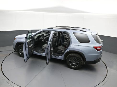 Certified 2024 Honda Pilot TrailSport image 46