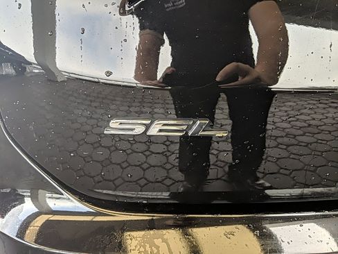 Certified 2024 Ford Edge SEL w/ Convenience Package image 7