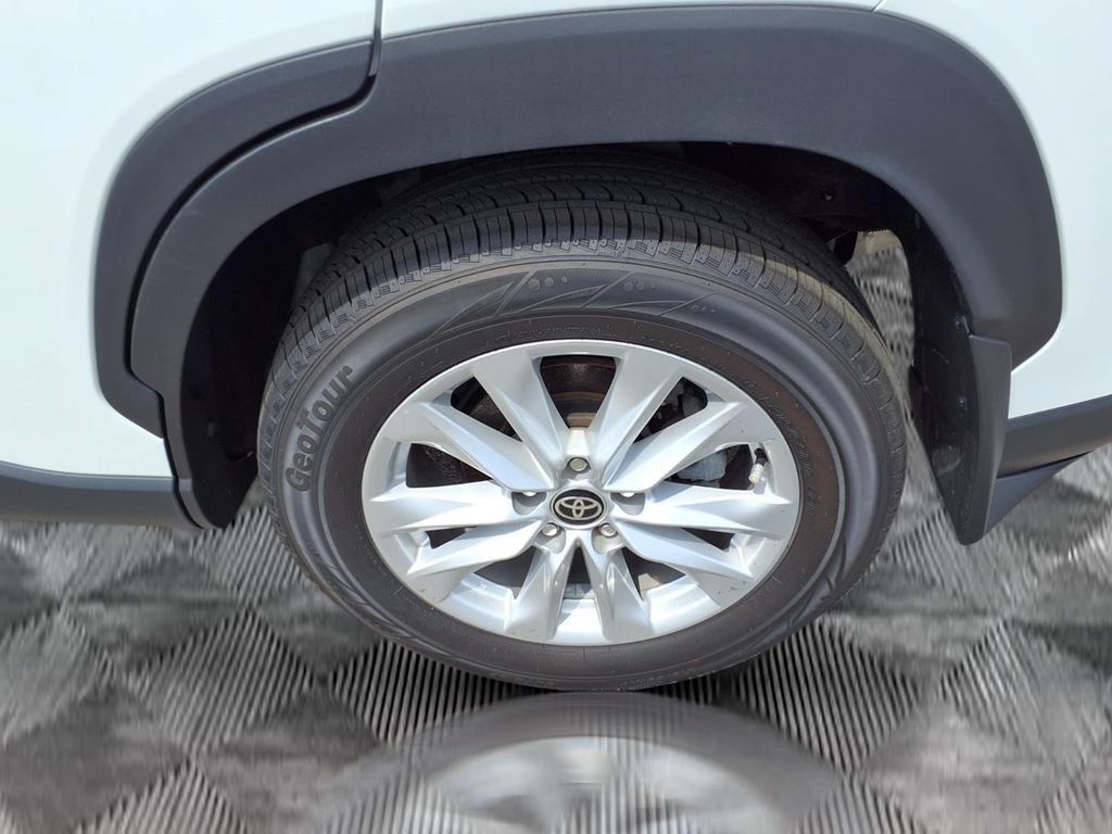 Used 2024 Toyota Corolla Cross LE AWD/4WD image 23