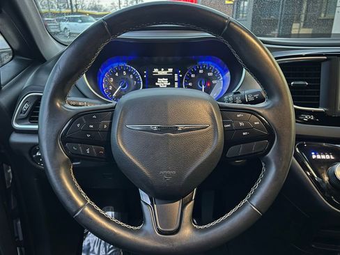 Used 2018 Chrysler Pacifica Touring Plus w/ S Appearance Package image 34