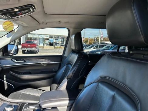 Used 2021 Jeep Grand Cherokee L Limited w/ Trailer Tow Group (B) AWD/4WD image 12