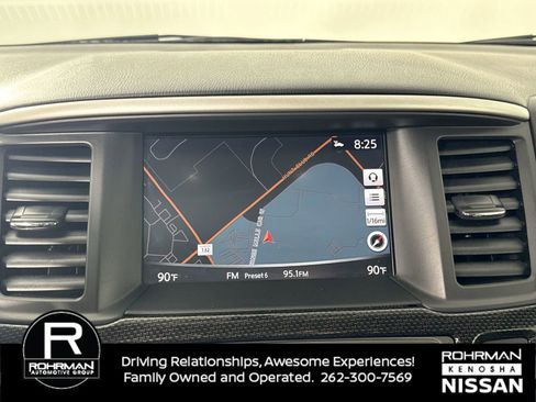 Used 2020 Nissan Pathfinder SL image 7