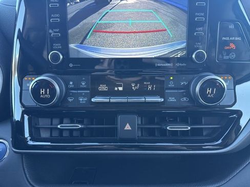 Certified 2022 Toyota Highlander XLE image 33