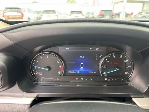 Used 2021 Ford Explorer XLT RWD image 18