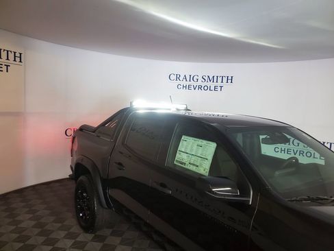 New 2026 Chevrolet Colorado Trail Boss w/ Midnight Edition AWD/4WD image 10