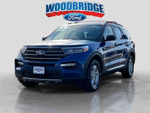 Used 2022 Ford Explorer XLT w/ Equipment Group 202A image 2