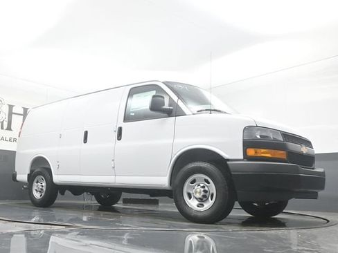 New 2026 Chevrolet Express 2500 image 2