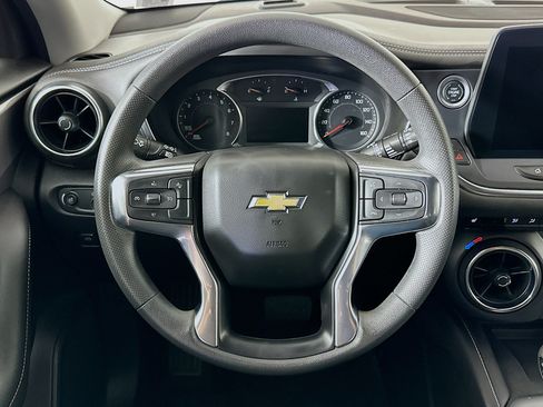 Used 2024 Chevrolet Blazer LT w/ Convenience Package FWD image 18