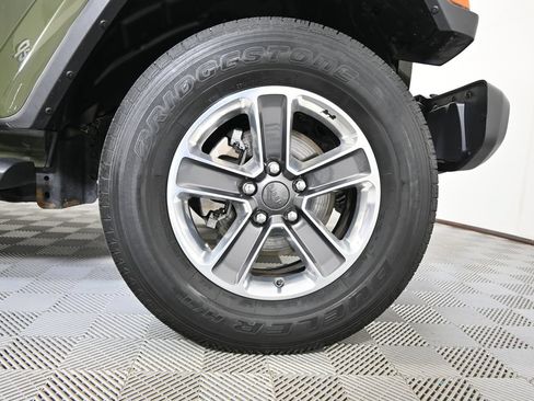 Used 2023 Jeep Wrangler Unlimited Sahara AWD/4WD image 13