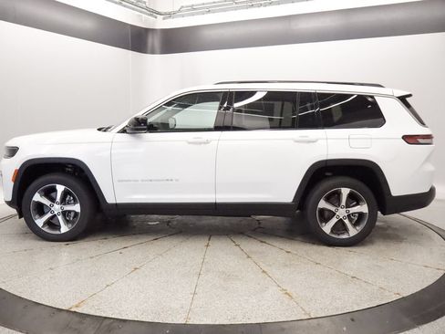 New 2026 Jeep Grand Cherokee L Limited w/ Trailer Tow Package AWD/4WD image 2