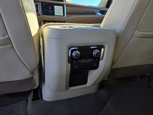 Used 2022 GMC Yukon XL Denali w/ Denali Premium Package image 29