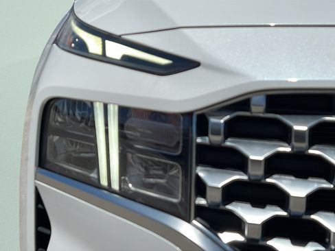 Certified 2021 Hyundai Santa Fe SEL Premium AWD/4WD image 9