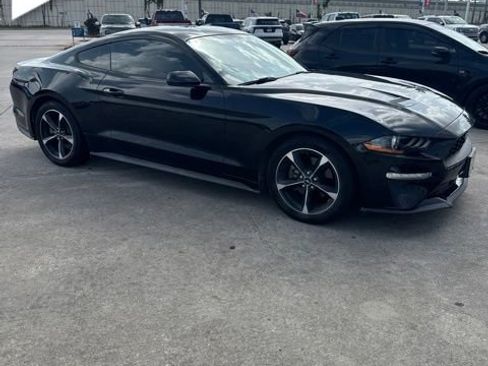Used 2018 Ford Mustang Coupe RWD image 2