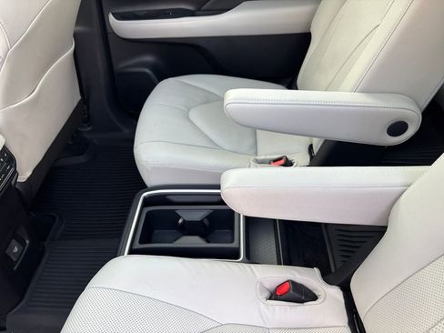 Used 2026 Toyota Grand Highlander Platinum image 38