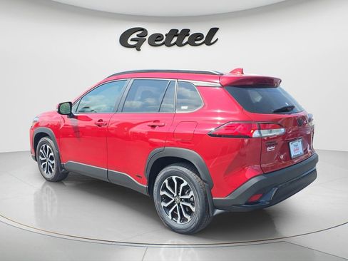 Used 2024 Toyota Corolla Cross SE image 6