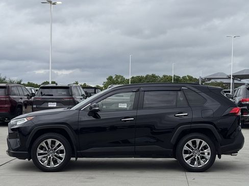 Used 2019 Toyota RAV4 Limited w/ Advanced Technology Package image 3