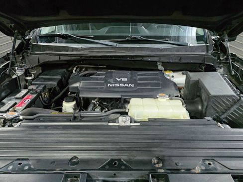 Used 2017 Nissan Titan SV image 39