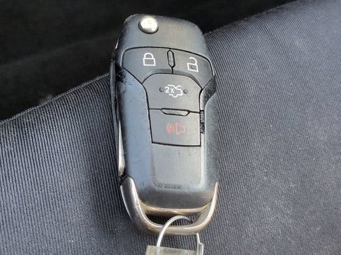 Used 2016 Ford Fusion SE FWD image 25