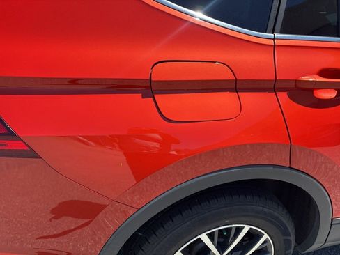 Used 2019 Volkswagen Tiguan SE image 14