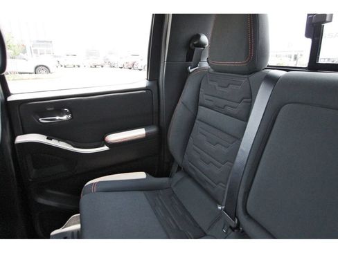 Used 2025 Nissan Frontier PRO-4X w/ Pro Convenience Package AWD/4WD image 9