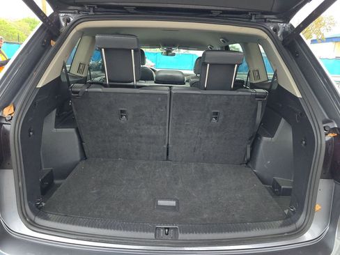 Used 2025 Volkswagen Atlas SE image 17