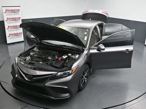 Used 2022 Toyota Camry SE FWD image 41