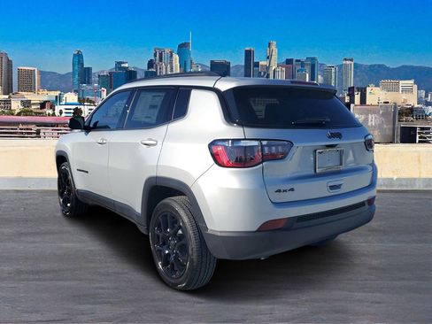 New 2026 Jeep Compass Latitude image 5