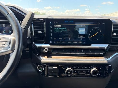 Used 2023 Chevrolet Silverado 1500 RST AWD/4WD image 33